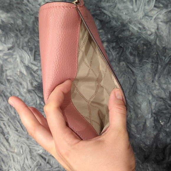 Michael Kors Wallet - Picture 7 of 9